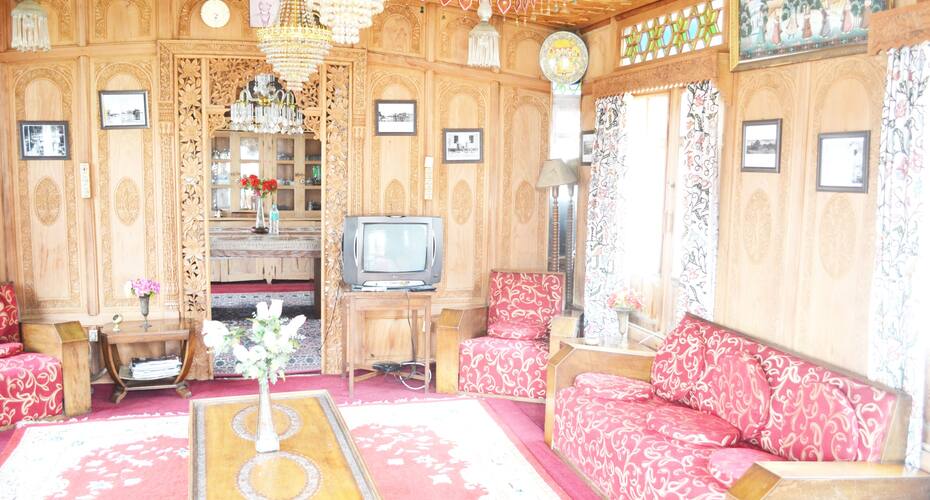 Shah Parie Houseboat, Srinagar 5
